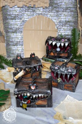 Drewniane skrzynki mimiki (This Guy in a Hat)