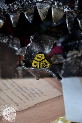 Drewniana skrzynka mimik cyklop (This Guy in a Hat)