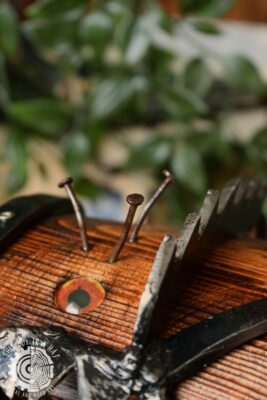 Drewniana skrzynka mimik krejzol (This Guy in a Hat)