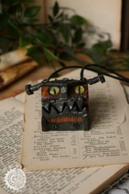 Drewniany naszyjnik mimik frankenstein (This Guy in a Hat)