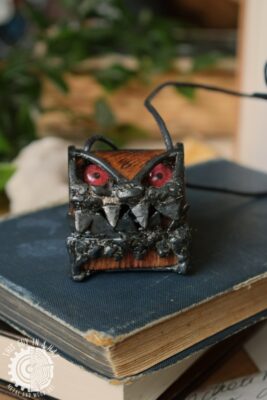 Drewniany naszyjnik mimik (This Guy in a Hat)