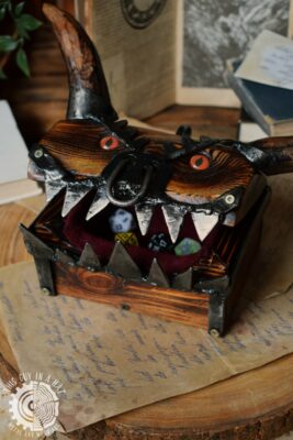 Drewniana skrzynka mimik diabeł (This Guy in a Hat)