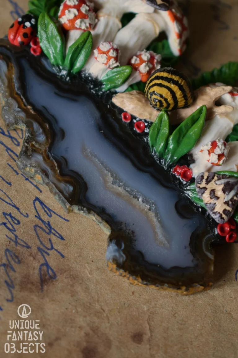 Duży naszyjnik z muchomorami i szarym agatem (Unique Fantasy Objects)