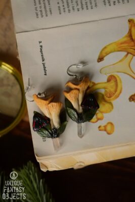 Kolczyki z kurkami i kryształem górskim (Unique Fantasy Objects)