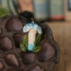 Mały naszyjnik z grzybem pierścieniak grynszpanowy i howlitem (Unique Fantasy Objects)