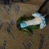 Mały naszyjnik z grzybem pierścieniak grynszpanowy i howlitem (Unique Fantasy Objects)