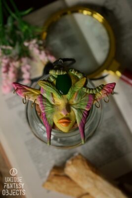 Naszyjnik z ćmą-duszkiem i onyksem (Unique Fantasy Objects)