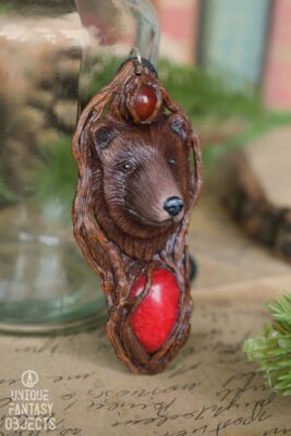 Naszyjnik z niedźwiedziem i jadeitem (Unique Fantasy Objects)