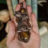 Naszyjnik z zającem szarakiem i tygrysim okiem (Unique Fantasy Objects)