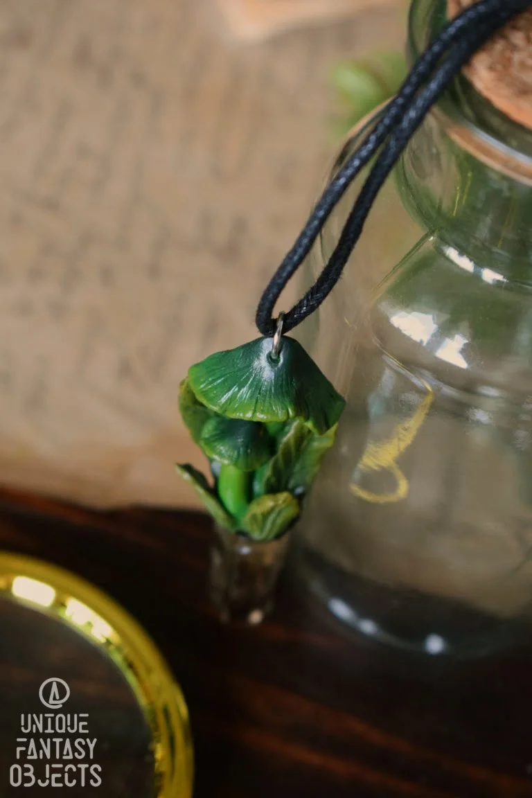 Naszyjnik z grzybem wilgotnica i kwarcem dymnym (Unique Fantasy Objects)