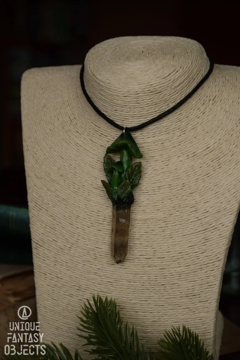 Naszyjnik z grzybem wilgotnica i kwarcem dymnym (Unique Fantasy Objects)