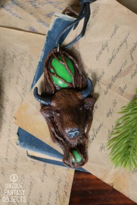 Naszyjnik z żubrem i onyksem (Unique Fantasy Objects)