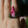 Regulowany pierścionek z rzeźbą grzyba stożkownica i kwarcem (Unique Fantasy Objects)