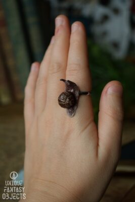 Regulowany pierścionek z winniczkiem (Unique Fantasy Objects)