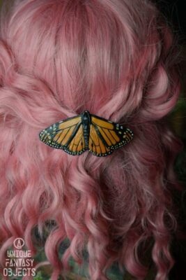 Spinka z danaidem wędrownym (Unique Fantasy Objects)