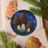 Magnes z namalowanymi grzybami smardz jadalny (Unique Fantasy Objects)