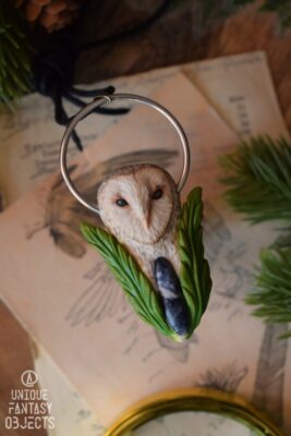 Naszyjnik z rzeźbą płomykówki i sodalitem (Unique Fantasy Objects)