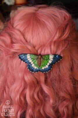 Spinka do włosów z rzeźbą motyla Bassarona durga (Unique Fantasy Objects)