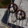 Kolczyki z rzeźbą grzyba czernidłak i łańcuszkami (Unique Fantasy Objects)