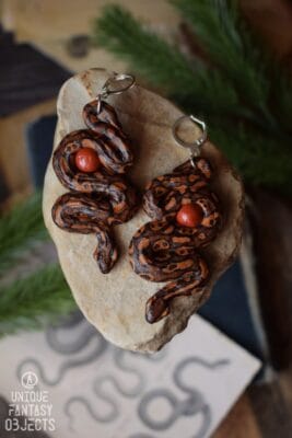 Kolczyki z wężem boa dusiciel i jadeitem czerwonym (Unique Fantasy Objects)