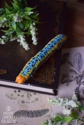 Spinka do włosów z gąsienicą Dysphania percota (Unique Fantasy Objects)