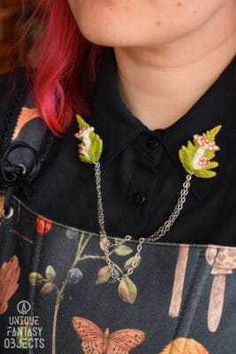 Przypinka do kołnierzyka z muchomorem czerwonym (Unique Fantasy Objects)