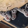 Kolczyki z rzeźbą motyla niepylak apollo (Unique Fantasy Objects)