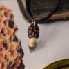Naszyjnik z leśnymi grzybami i kamieniami (Unique Fantasy Objects)