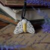 Naszyjnik z ćmą szewnica miętówka (Unique Fantasy Objects)