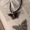 Naszyjnik z rzeźbą motyla rusałka żałobnik (Unique Fantasy Objects)