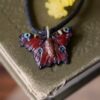 Naszyjnik z rzeźbą motyla rusałka pawik (Unique Fantasy Objects)