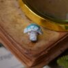 Przypinka z rzeźbami grzybów (Unique Fantasy Objects)