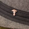Przypinka z rzeźbami grzybów (Unique Fantasy Objects)