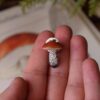 Przypinka z rzeźbami grzybów (Unique Fantasy Objects)
