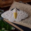Spinka do włosów z ćmą szewnica miętówka (Unique Fantasy Objects)