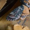 Spinka do włosów z rzeźbą ćmy zmierzchnica trupia główka (Unique Fantasy Objects)