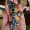 Spinka do włosów z rzeźbą ćmy zmierzchnica trupia główka (Unique Fantasy Objects)