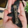 Spinka do włosów z rzeźbą ćmy zmierzchnica trupia główka (Unique Fantasy Objects)