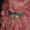 Spinka do włosów z rzeźbą ćmy zmierzchnica trupia główka (Unique Fantasy Objects)