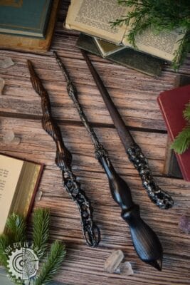 Drewniane różdżki (This Guy in a Hat)