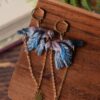 Kolczyki z rzeźbą sójki i łańcuszkami (Unique Fantasy Objects)