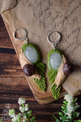 Kolczyki z winniczkiem i kryształem górskim (Unique Fantasy Objects)