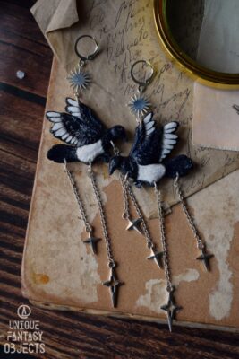 Kolczyki ze sroką i łańcuszkami (Unique Fantasy Objects)
