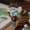 Naszyjnik z pierścieniakiem i ćmą szewnicą miętówką (Unique Fantasy Objects)