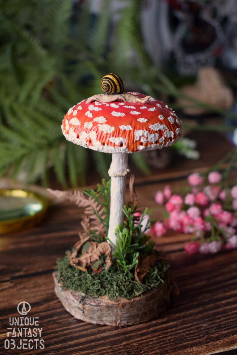 Stojak na biżuterię w kształcie muchomora z wstężykiem gajowym (Unique Fantasy Objects)