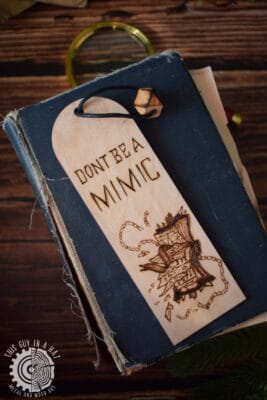 Wypalane zakładki do książek (This Guy in a Hat)