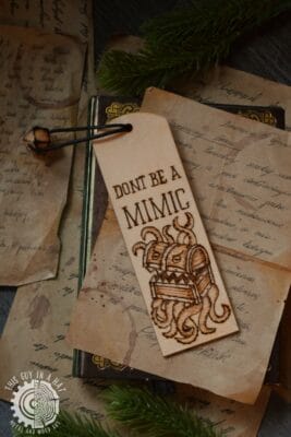 Wypalane zakładki do książek (This Guy in a Hat)