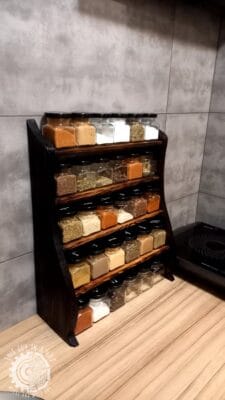 Stojak na przyprawy (This Guy in a Hat)