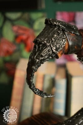 Drewniana skrzynka mimik skorpion (This Guy in a Hat)