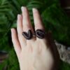 Regulowany pierścionek z rzeźbą krocionoga (Unique Fantasy Objects)